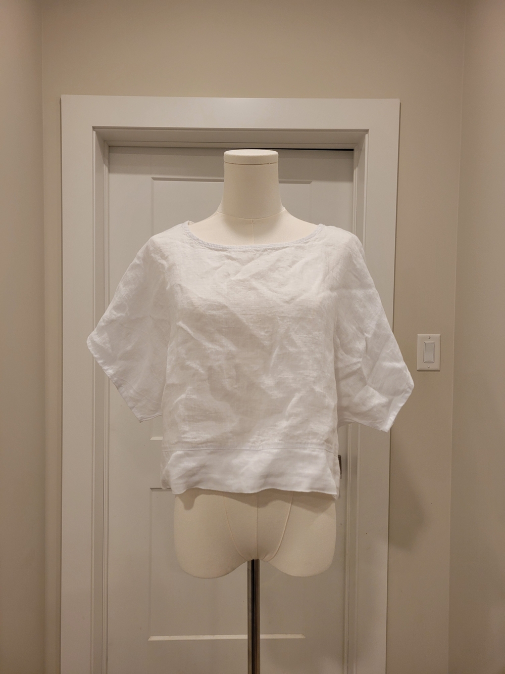 Made In Italy 100% Linen White Boxy Croped Top, Size M